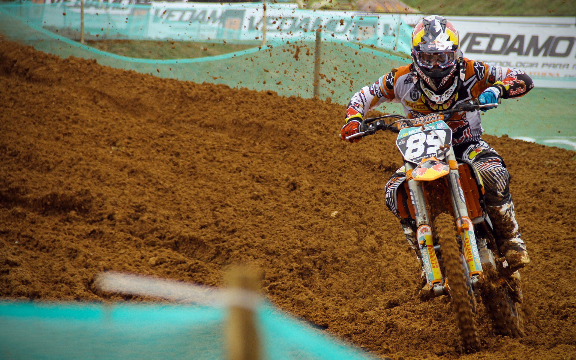 赛场上的“花絮”趣闻，一个个笑料百出，比赛花絮怎么写